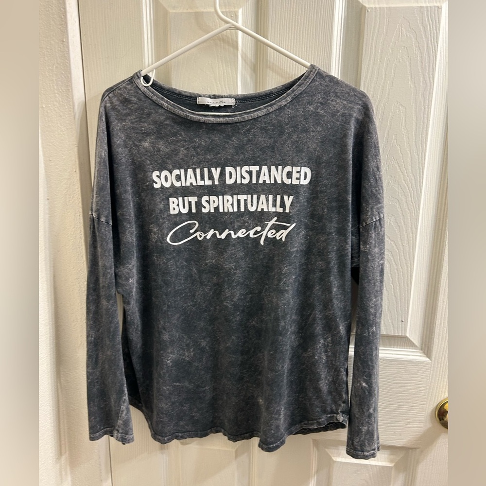 Women’s pullover sweatshirt